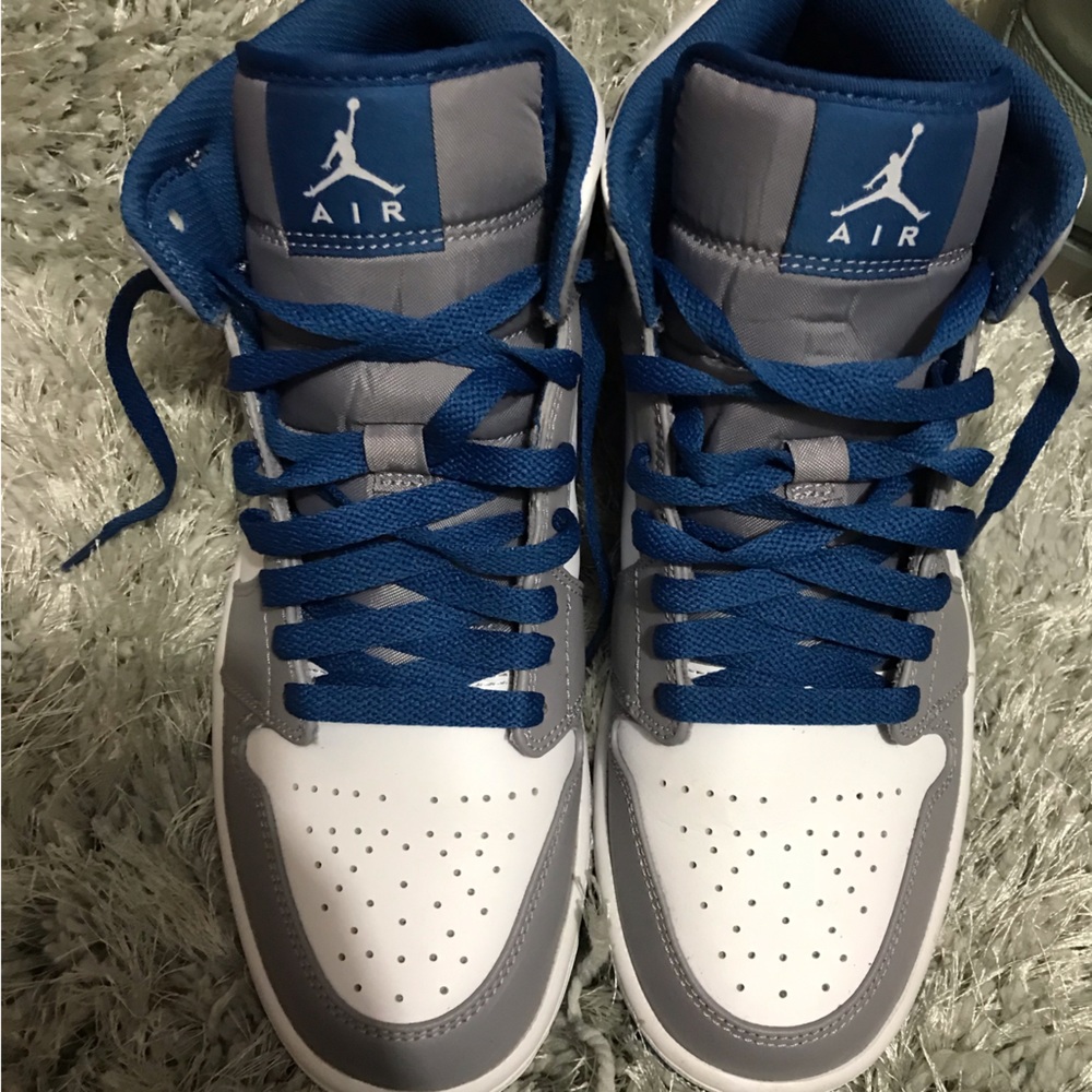 Jordan 1 mid true blue